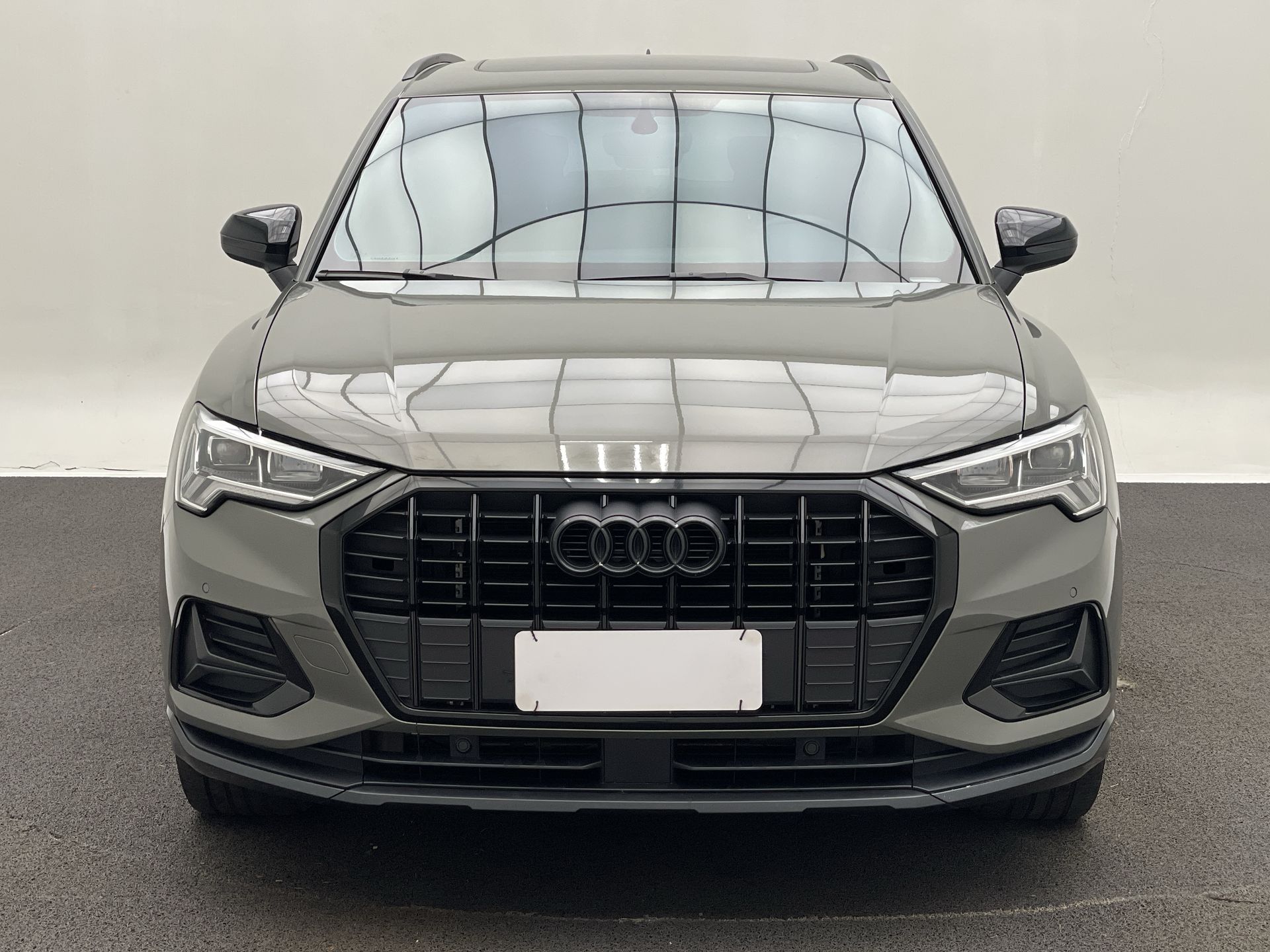 Audi-Q3-Q3 Black S Line 1.4 TFSI S-tronic