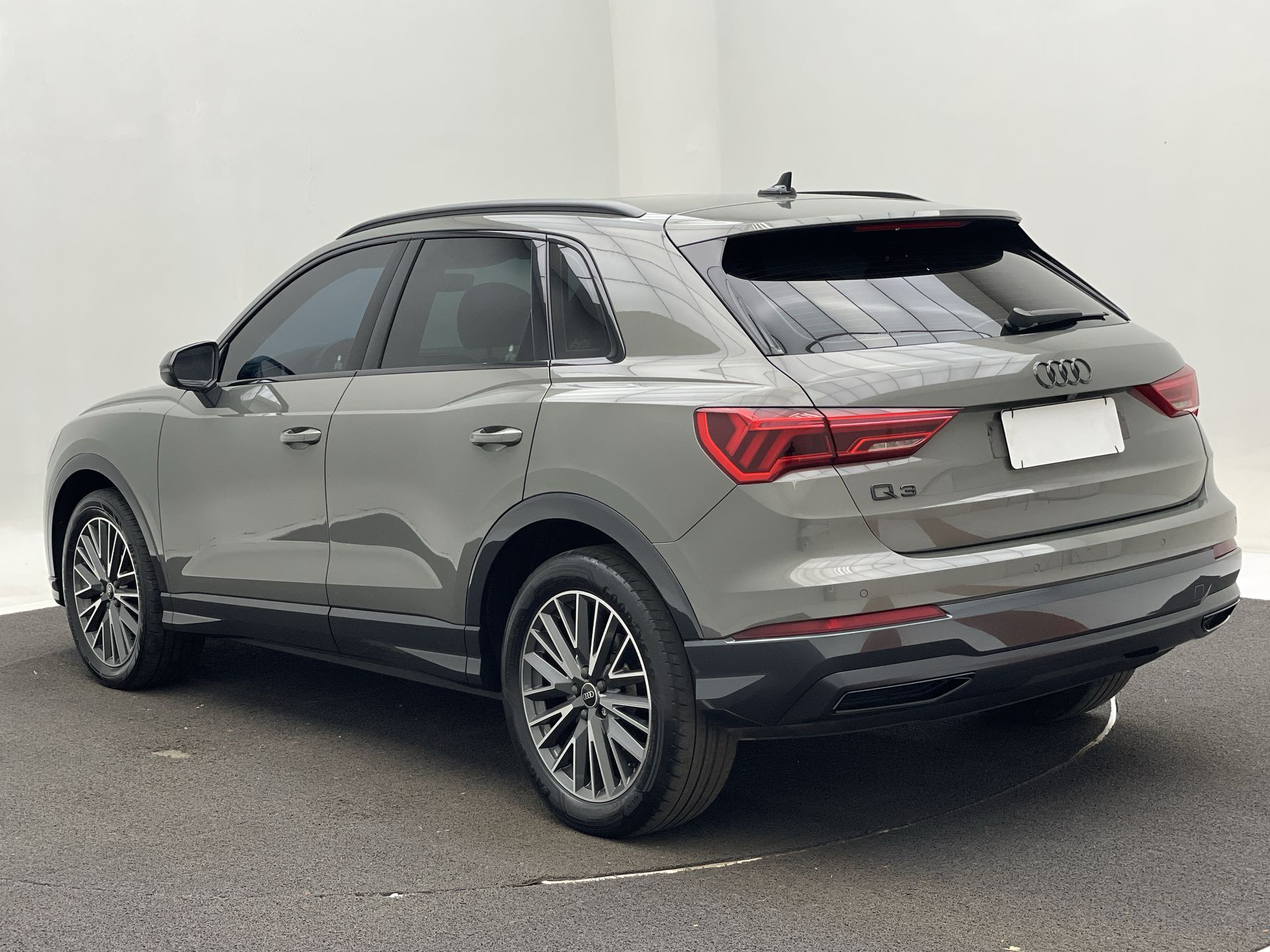 Audi-Q3-Q3 Black S Line 1.4 TFSI S-tronic