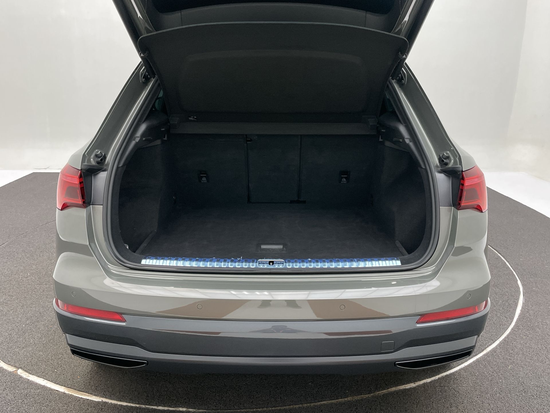 Audi-Q3-Q3 Black S Line 1.4 TFSI S-tronic