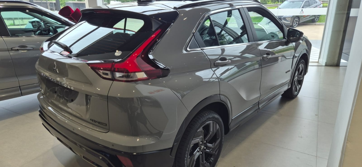 Mitsubishi-ECLIPSE CROSS-1.5 MIVEC TURBO GASOLINA HPE-S BLACK S-AWC CVT