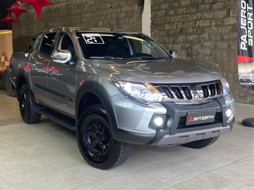 Mitsubishi-L200 TRITON-2.4 16V TURBO DIESEL OUTDOOR HPE CD 4X4 AUTOMÁTICO