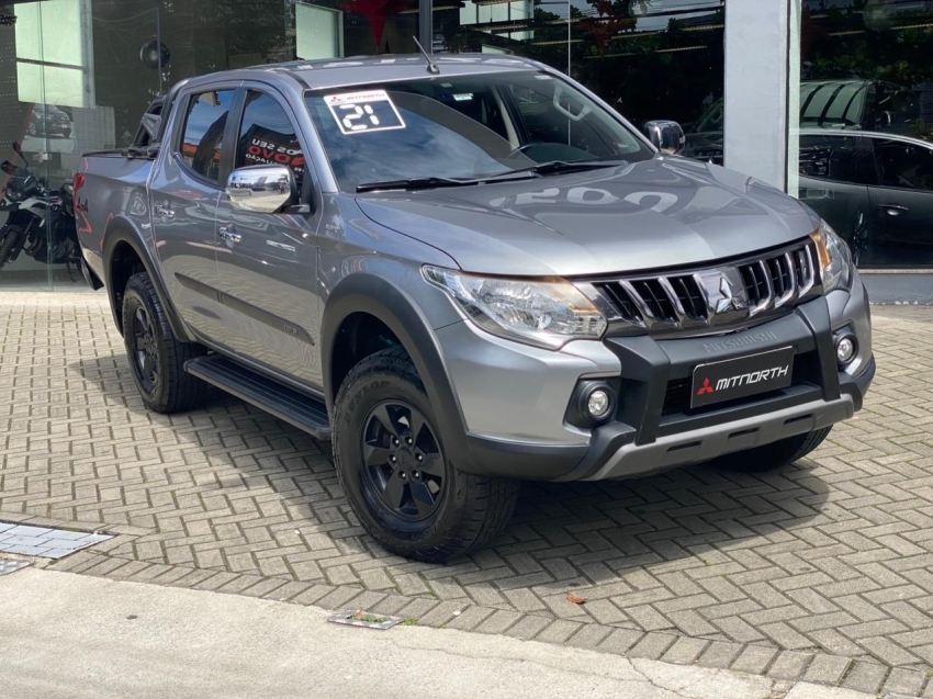 Mitsubishi-L200 TRITON-2.4 16V TURBO DIESEL OUTDOOR HPE CD 4X4 AUTOMÁTICO