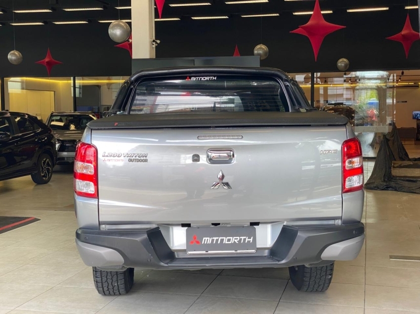 Mitsubishi-L200 TRITON-2.4 16V TURBO DIESEL OUTDOOR HPE CD 4X4 AUTOMÁTICO