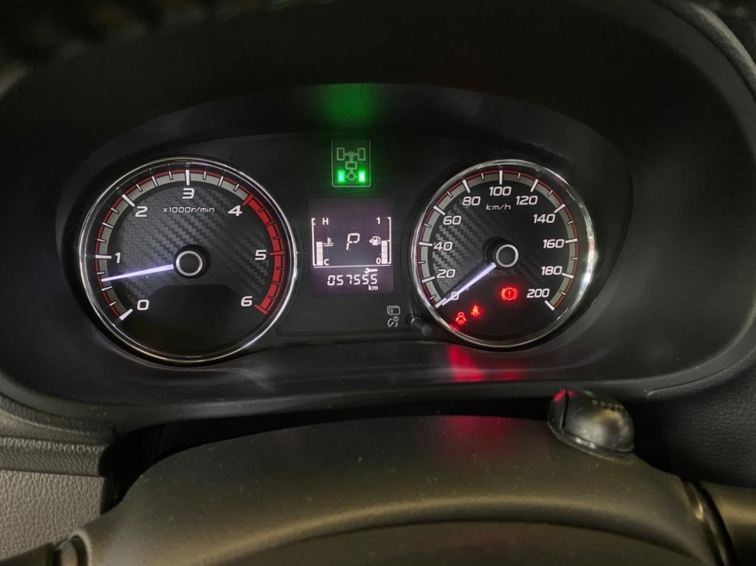 Mitsubishi-L200 TRITON-2.4 16V TURBO DIESEL OUTDOOR HPE CD 4X4 AUTOMÁTICO