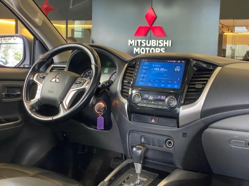 Mitsubishi-L200 TRITON-2.4 16V TURBO DIESEL OUTDOOR HPE CD 4X4 AUTOMÁTICO