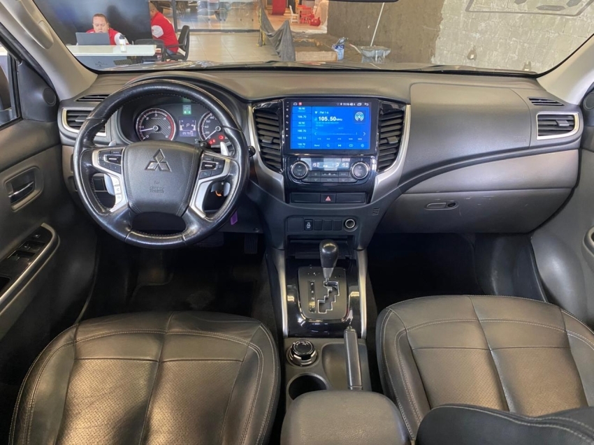 Mitsubishi-L200 TRITON-2.4 16V TURBO DIESEL OUTDOOR HPE CD 4X4 AUTOMÁTICO