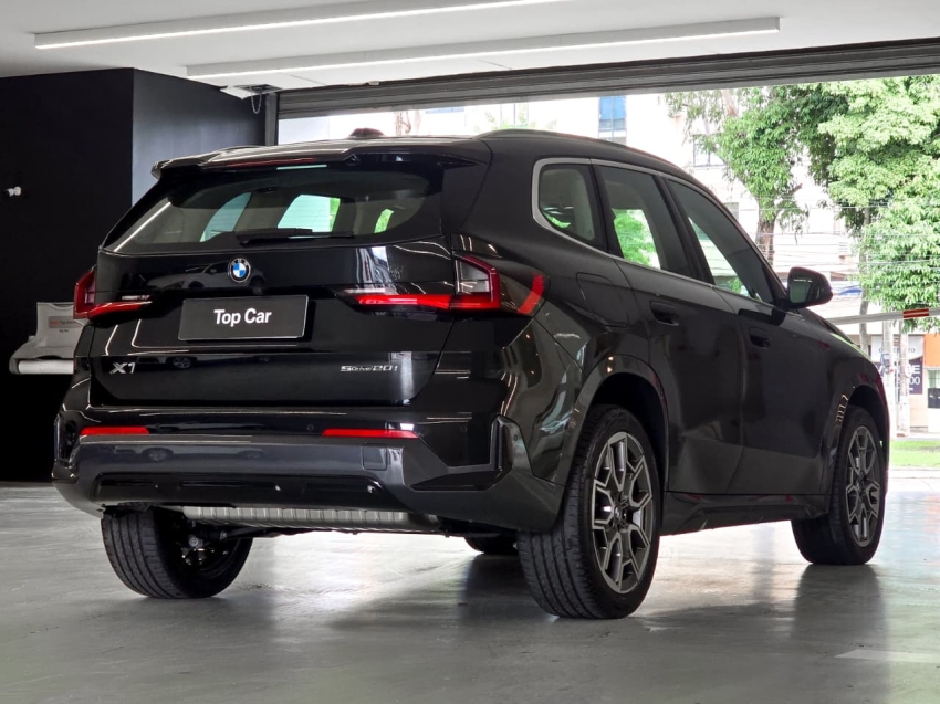 BMW-X1-2.0 16V TURBO GASOLINA SDRIVE20I X-LINE STEPTRONIC