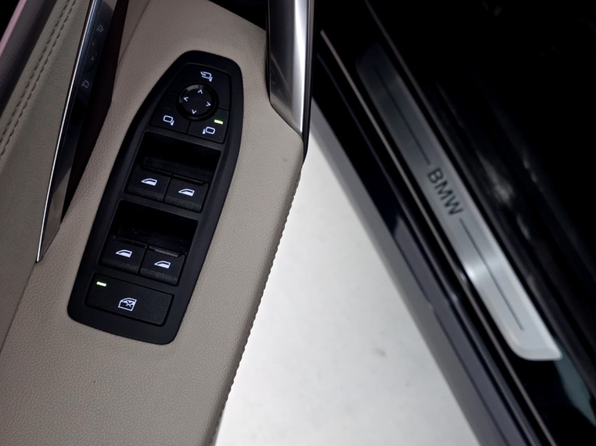 BMW-X1-2.0 16V TURBO GASOLINA SDRIVE20I X-LINE STEPTRONIC