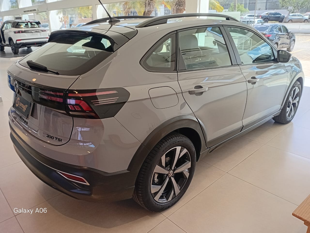 VW - Volkswagen-Nivus-Nivus Highline 1.0 200 TSI Flex Aut.