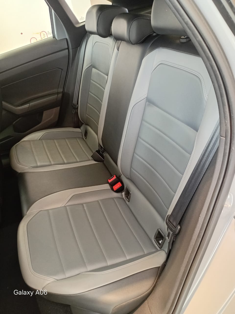 VW - Volkswagen-Nivus-Nivus Highline 1.0 200 TSI Flex Aut.