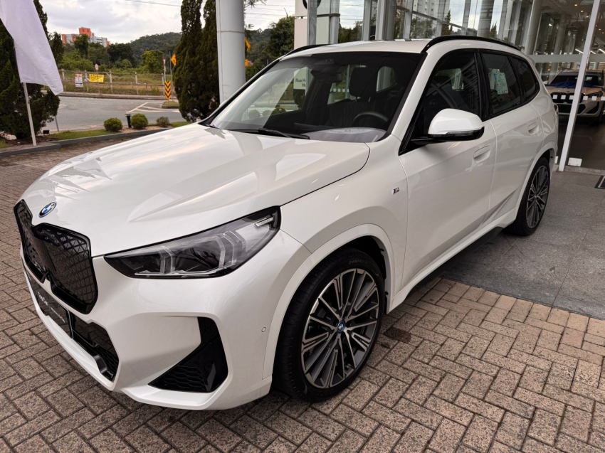 BMW-iX1-ELÉTRICO XDRIVE30 M SPORT