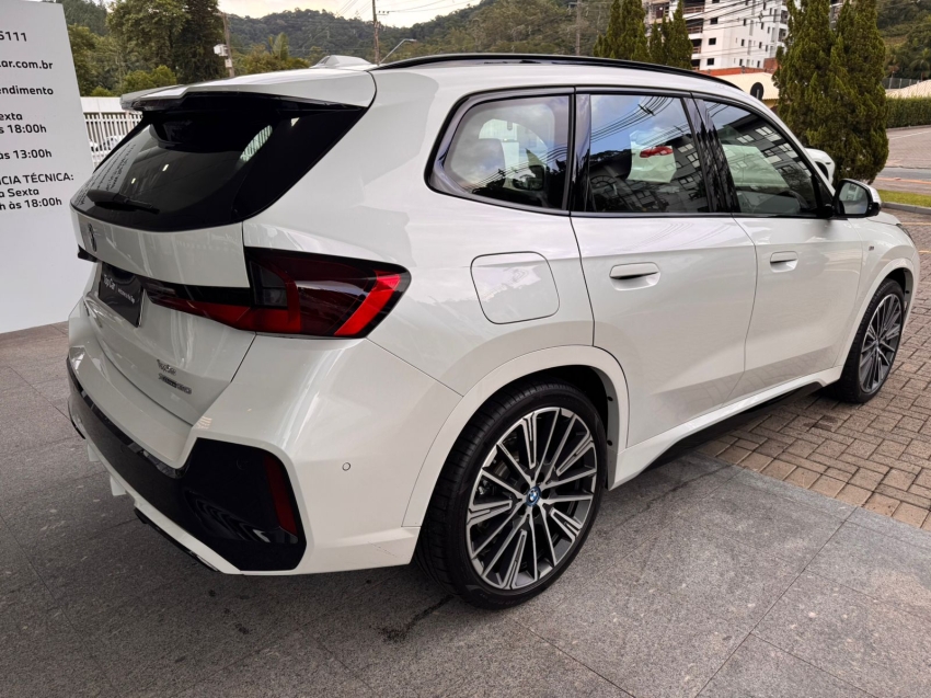 BMW-iX1-ELÉTRICO XDRIVE30 M SPORT