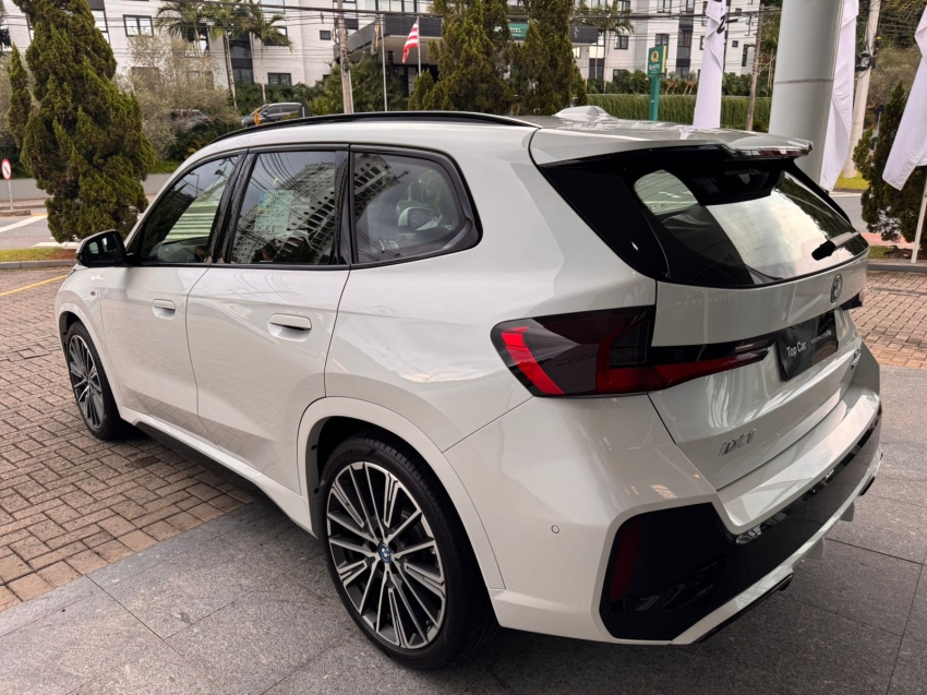 BMW-iX1-ELÉTRICO XDRIVE30 M SPORT