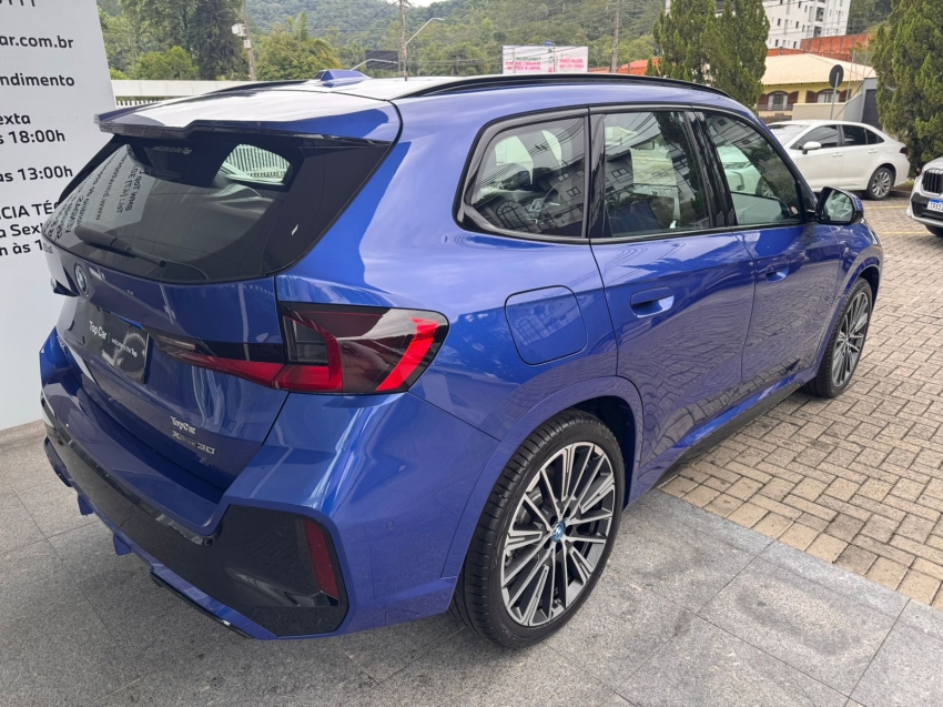 BMW-iX1-ELÉTRICO XDRIVE30 M SPORT