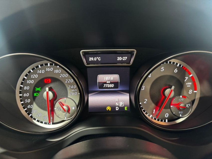 MERCEDES BENZ-GLA 200-1.6 CGI VISION 16V TURBO FLEX 4P AUTOMÁTICO