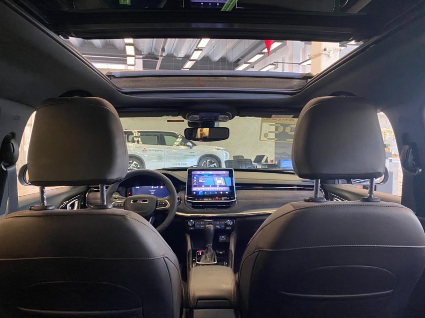 Jeep-COMMANDER-1.3 T270 TURBO FLEX OVERLAND AT6