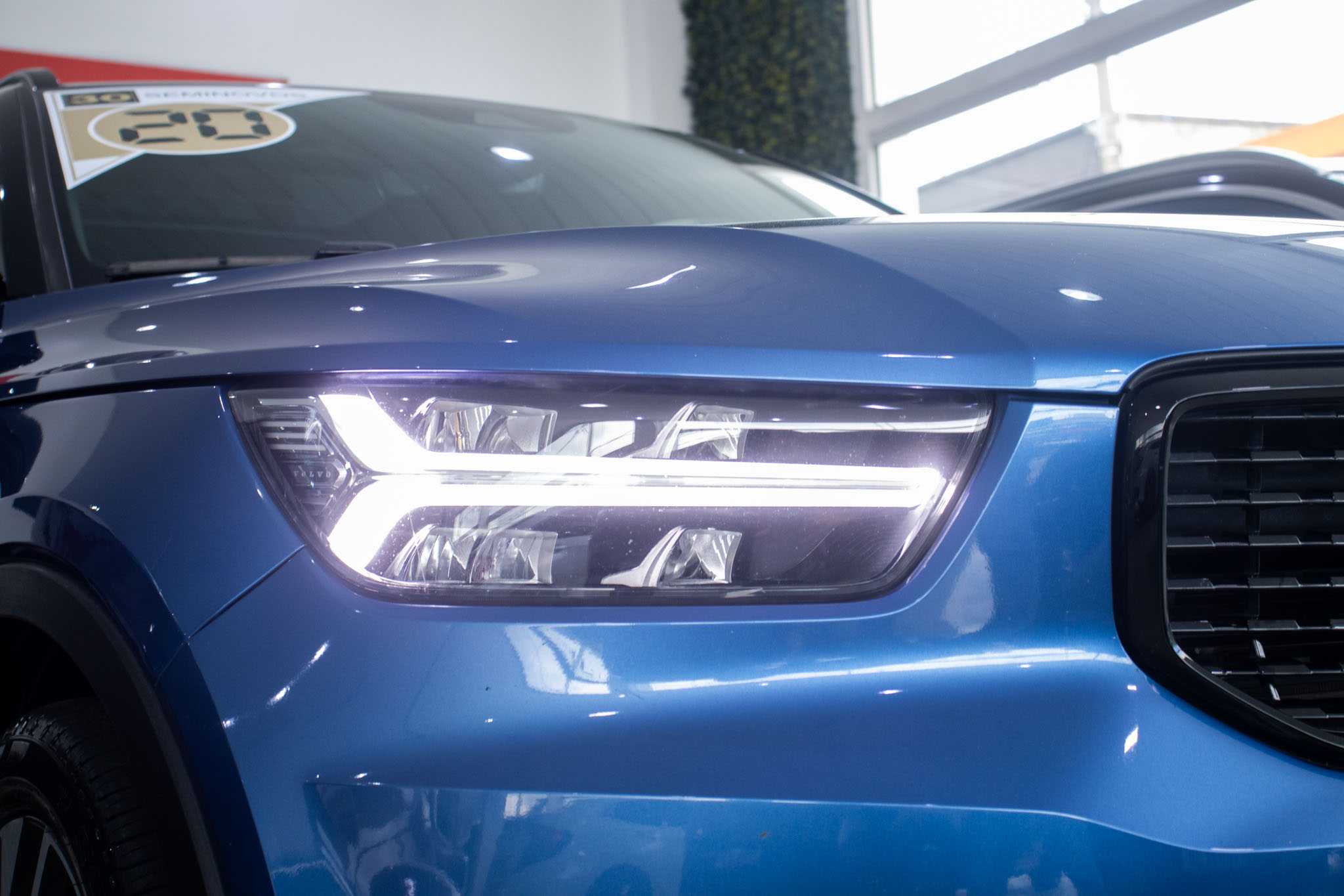 Volvo-XC 40-XC 40 T-5 R-DESIGN 1.5 FWD (Híbrido)