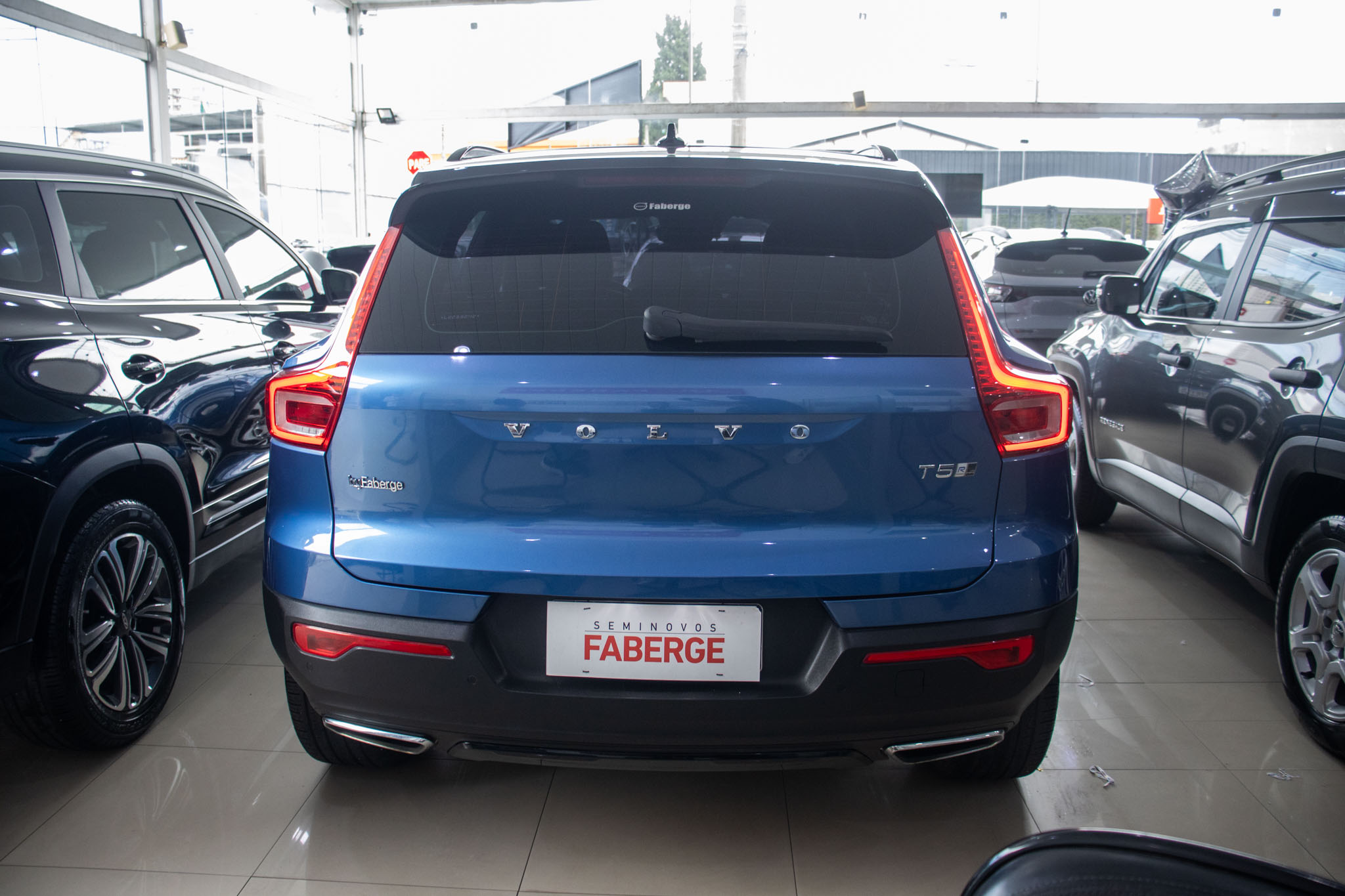 Volvo-XC 40-XC 40 T-5 R-DESIGN 1.5 FWD (Híbrido)
