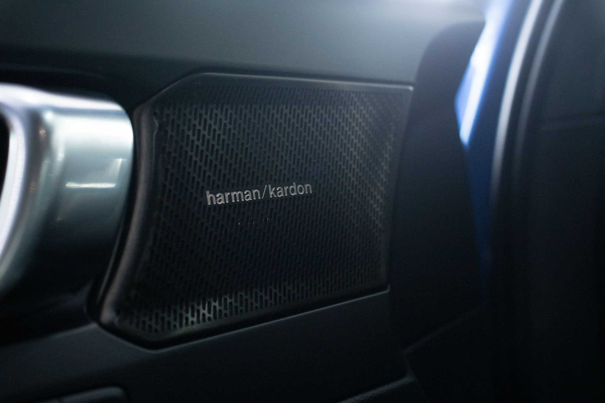 Volvo-XC 40-XC 40 T-5 R-DESIGN 1.5 FWD (Híbrido)