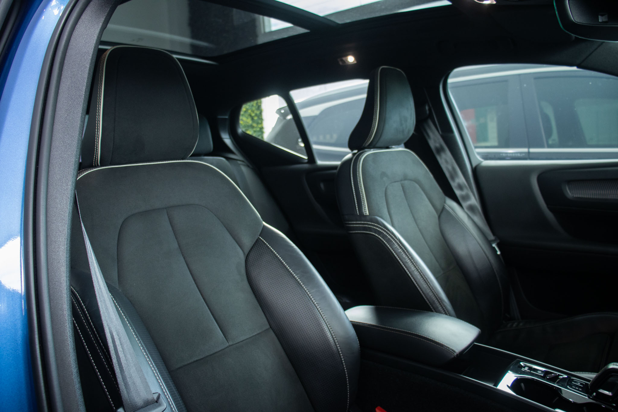 Volvo-XC 40-XC 40 T-5 R-DESIGN 1.5 FWD (Híbrido)