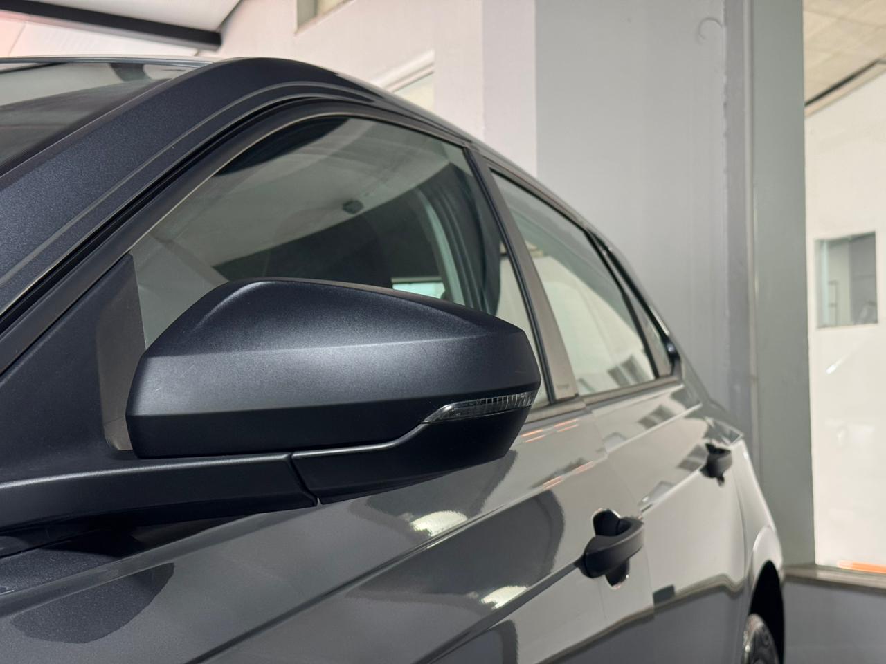 VW - Volkswagen-Polo-Polo Track 1.0 Flex 12V 5p