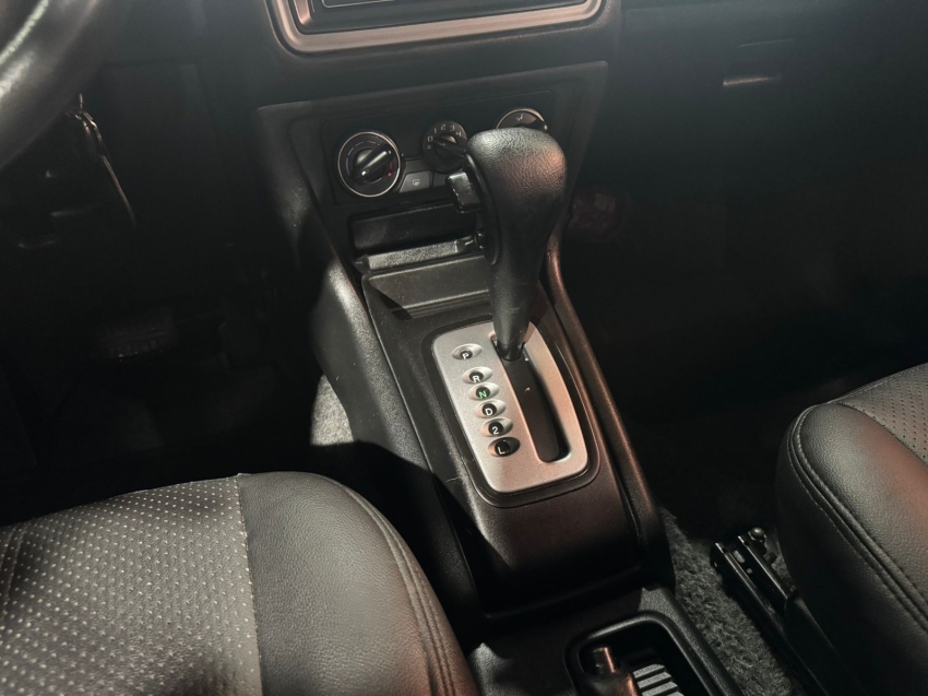 Mitsubishi-PAJERO TR4-2.0 4X2 16V 140CV FLEX 4P AUTOMÁTICO