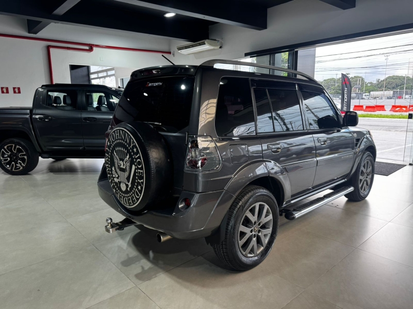 Mitsubishi-PAJERO TR4-2.0 4X2 16V 140CV FLEX 4P AUTOMÁTICO