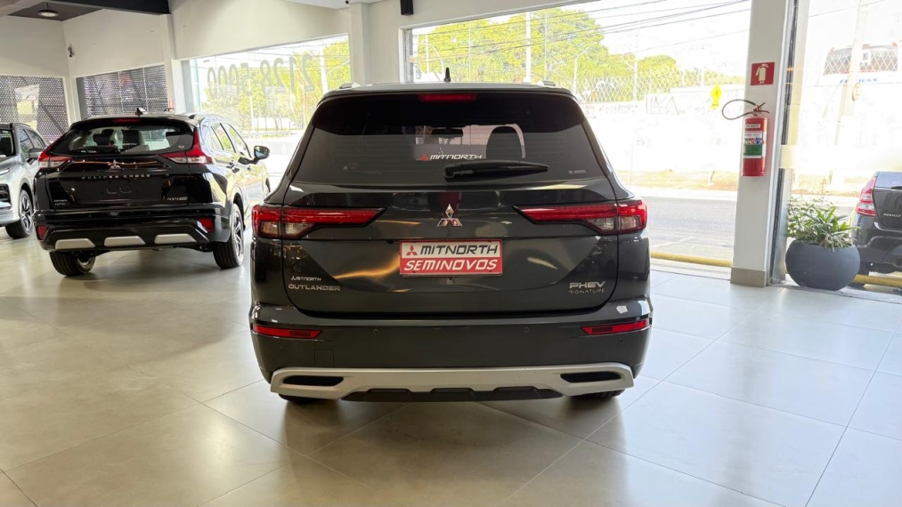 Mitsubishi-OUTLANDER-2.4 PHEV SIGNATURE S-AWC DHT