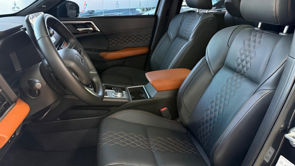 Mitsubishi-OUTLANDER-2.4 PHEV SIGNATURE S-AWC DHT