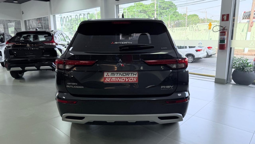 Mitsubishi-OUTLANDER-2.4 PHEV SIGNATURE S-AWC DHT