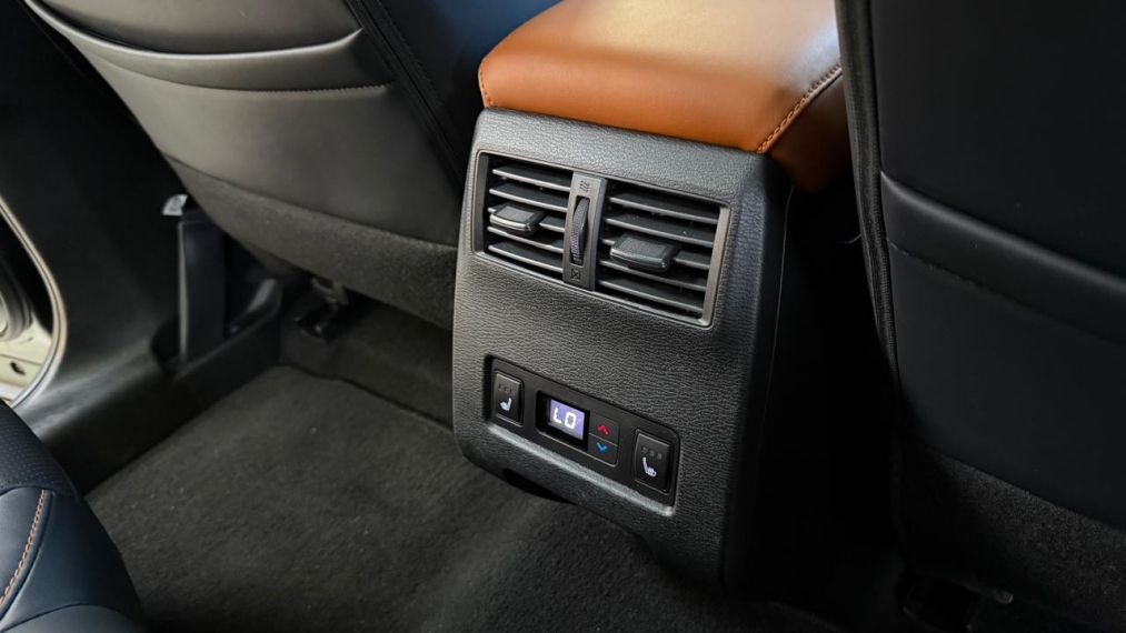 Mitsubishi-OUTLANDER-2.4 PHEV SIGNATURE S-AWC DHT