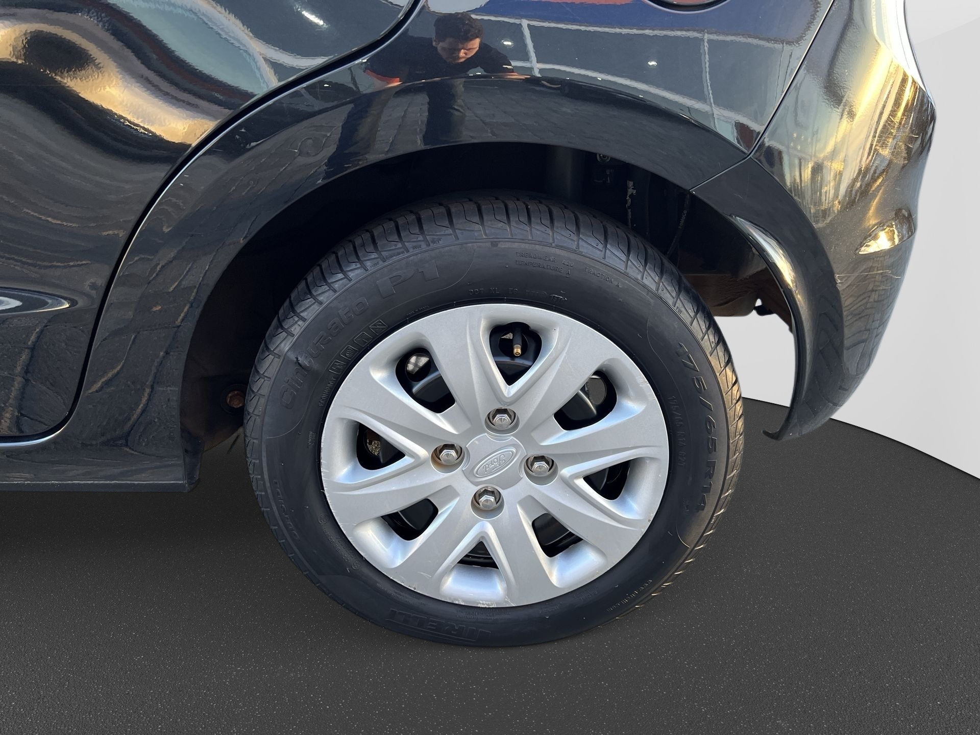 Ford-KA-Ka 1.0 SE/SE Plus TiVCT Flex 5p