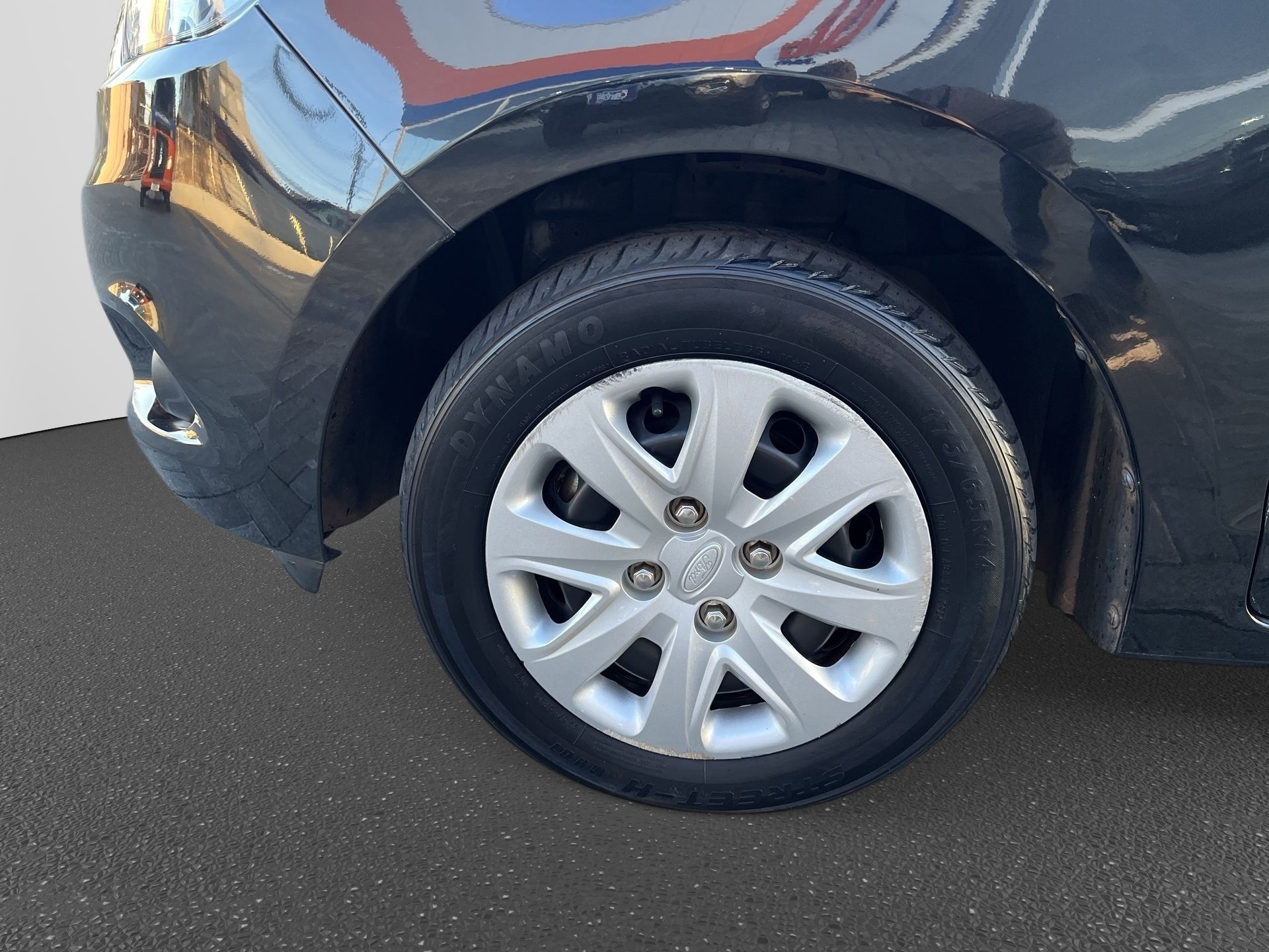 Ford-KA-Ka 1.0 SE/SE Plus TiVCT Flex 5p