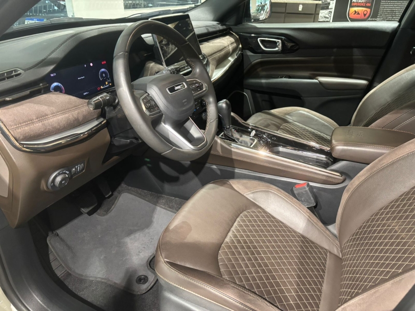 Jeep-COMMANDER-2.0 TD380 TURBO DIESEL OVERLAND AT9