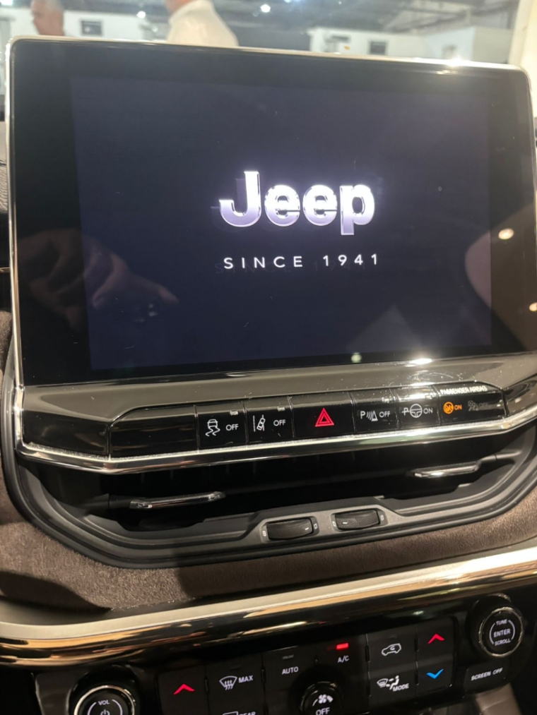 Jeep-COMMANDER-2.0 TD380 TURBO DIESEL OVERLAND AT9