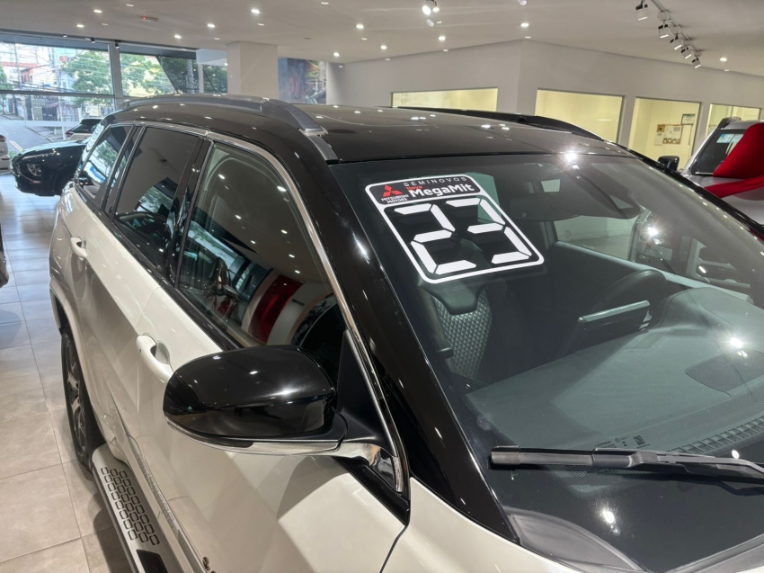 Jeep-COMMANDER-2.0 TD380 TURBO DIESEL OVERLAND AT9