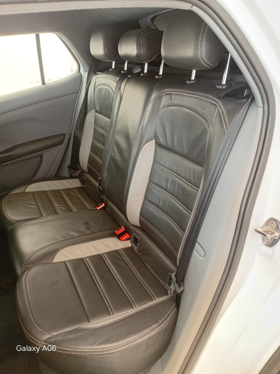 VW - Volkswagen-T-Cross-T-CROSS 1.0 200 TSI TOTAL FLEX AUT.