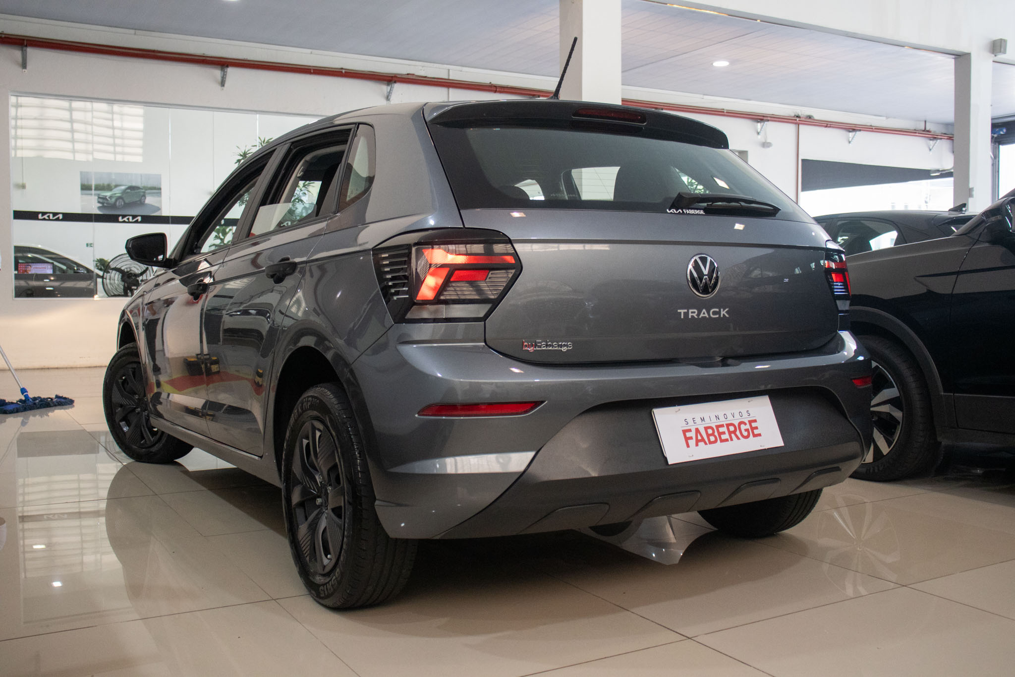 VW - Volkswagen-Polo-Polo Track 1.0 Flex 12V 5p