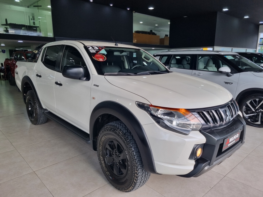 Mitsubishi-L200 TRITON-2.4 16V TURBO DIESEL OUTDOOR GLS CD 4X4 AUTOMÁTICO
