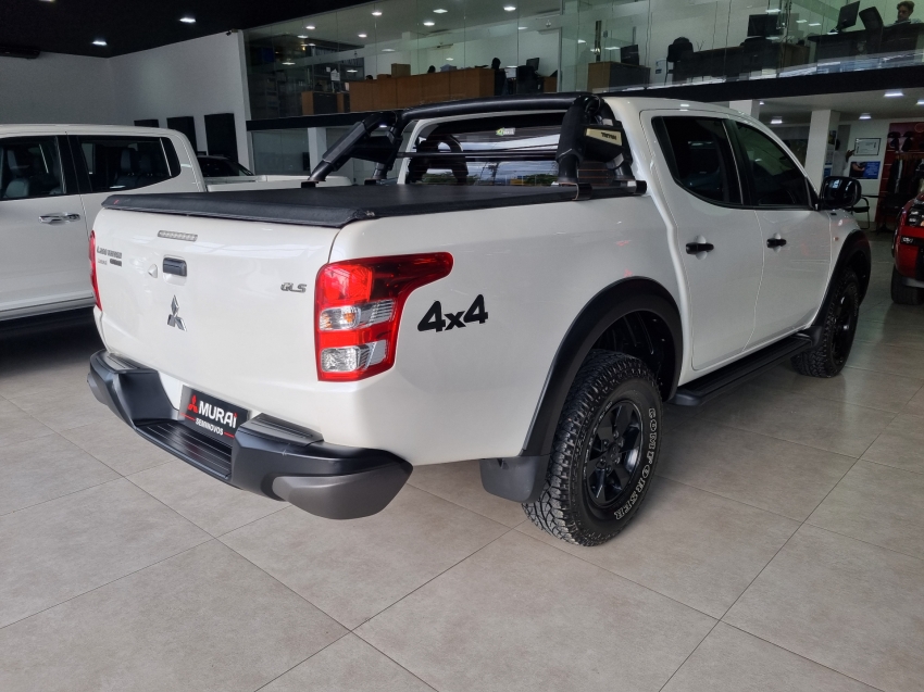 Mitsubishi-L200 TRITON-2.4 16V TURBO DIESEL OUTDOOR GLS CD 4X4 AUTOMÁTICO