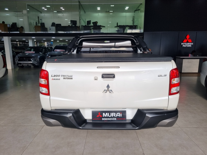 Mitsubishi-L200 TRITON-2.4 16V TURBO DIESEL OUTDOOR GLS CD 4X4 AUTOMÁTICO