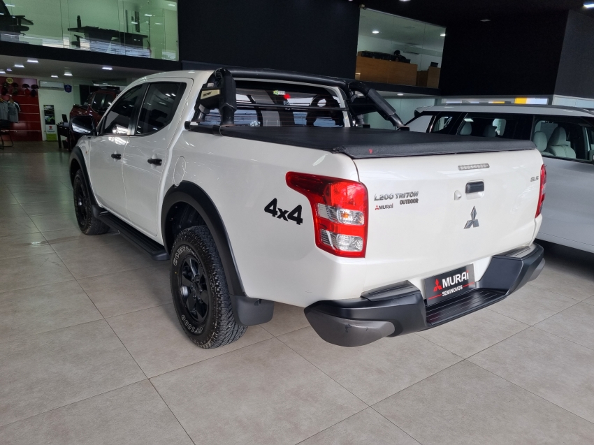 Mitsubishi-L200 TRITON-2.4 16V TURBO DIESEL OUTDOOR GLS CD 4X4 AUTOMÁTICO