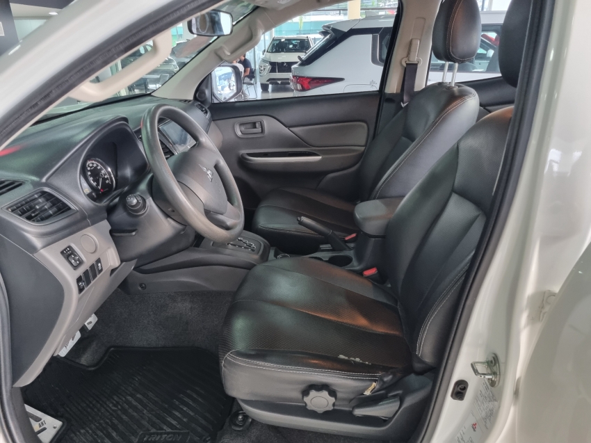 Mitsubishi-L200 TRITON-2.4 16V TURBO DIESEL OUTDOOR GLS CD 4X4 AUTOMÁTICO