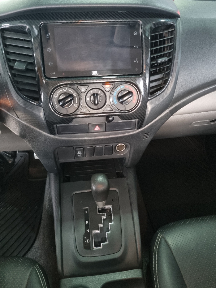 Mitsubishi-L200 TRITON-2.4 16V TURBO DIESEL OUTDOOR GLS CD 4X4 AUTOMÁTICO