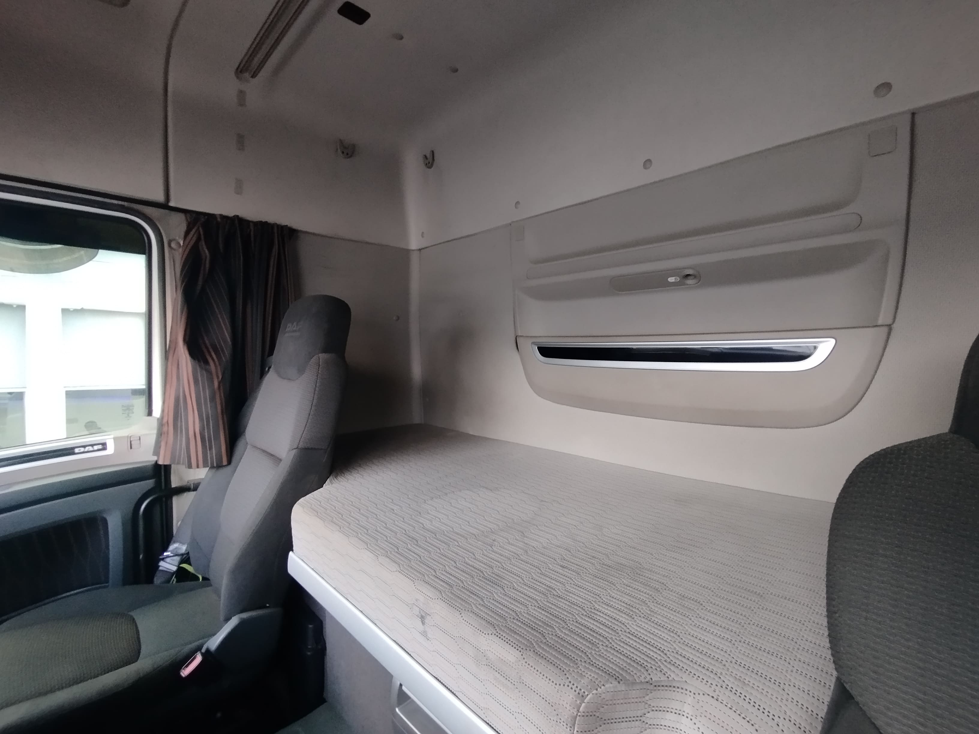 DAF-XF-XF FTS480 6x2 Space Cab (diesel)(E5)