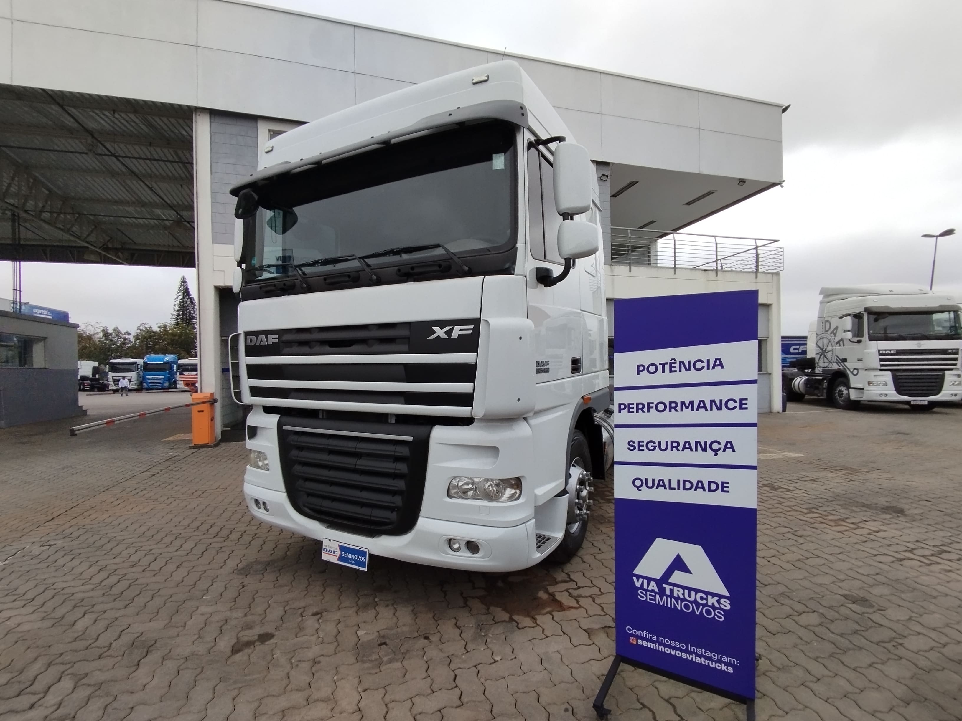 XF 105 FT 460 4x2 (diesel)(E5)