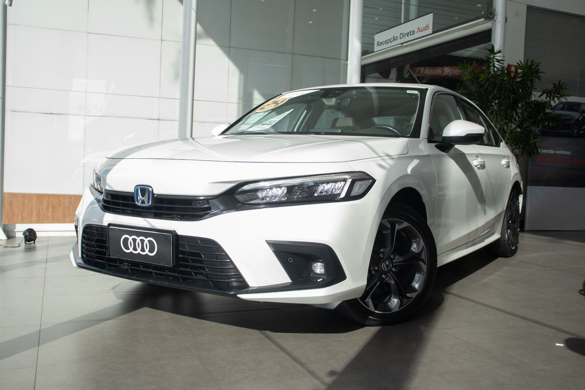 Civic Sed.Touring 2.0 16V Aut. (Híbrido)