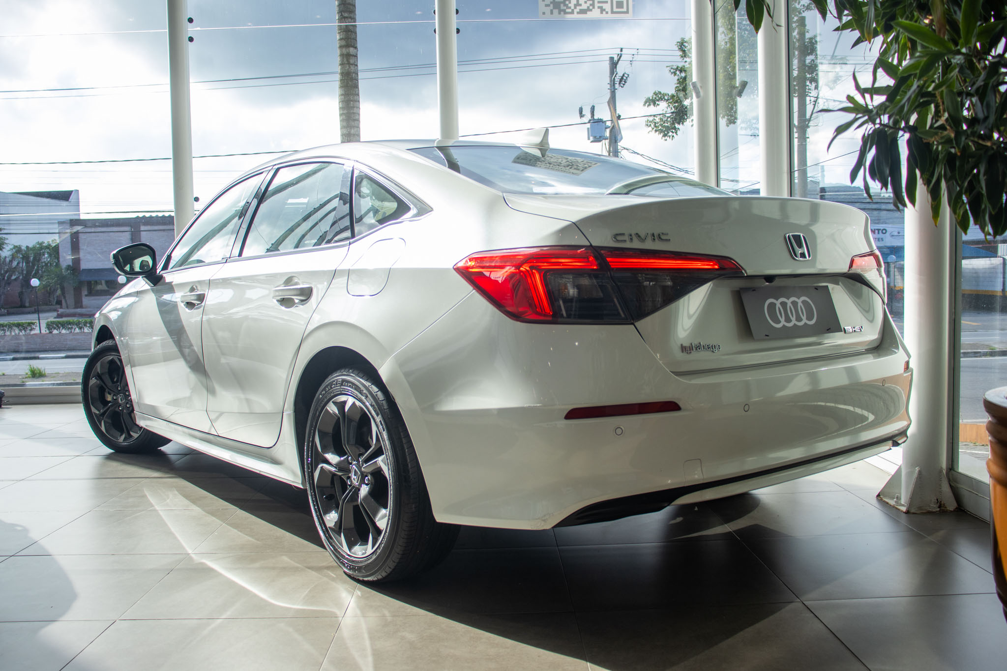 Honda-CIVIC-Civic Sed.Touring 2.0 16V Aut. (Híbrido)