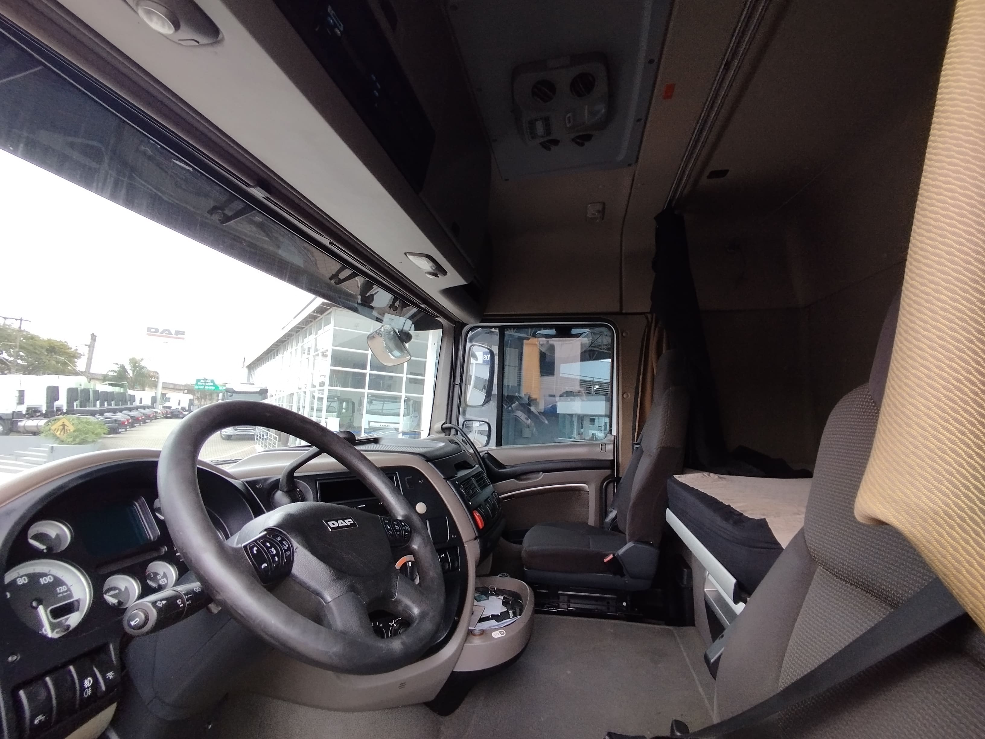 DAF-XF-XF 105 FT 460 4x2 (diesel)(E5)