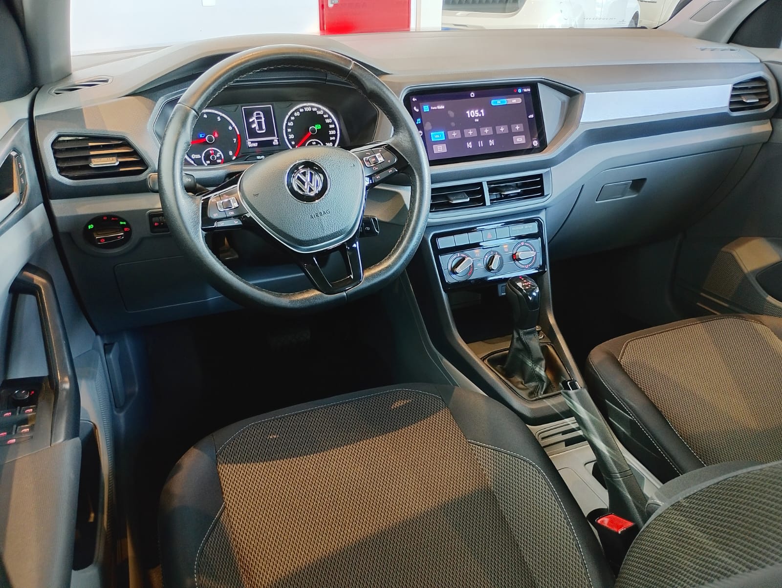 VW - Volkswagen-T-Cross-T-CROSS 1.0 200 TSI TOTAL FLEX AUT.